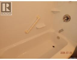 710 3rd Street E, Assiniboia, SK S0H0B0 Photo 18
