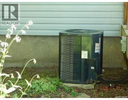 710 3rd Street E, Assiniboia, SK S0H0B0 Photo 32