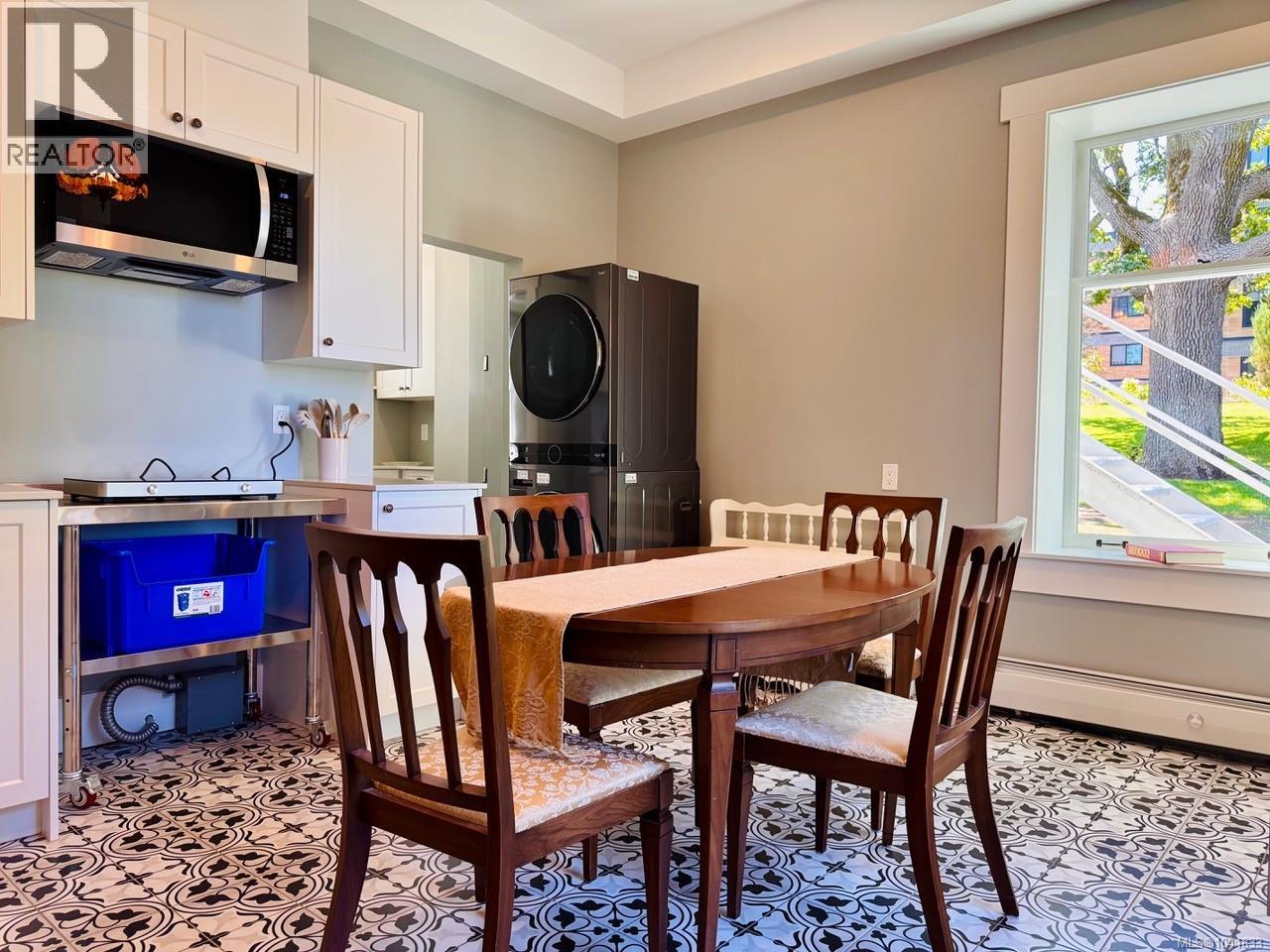 #301 2930 Cook St - 37