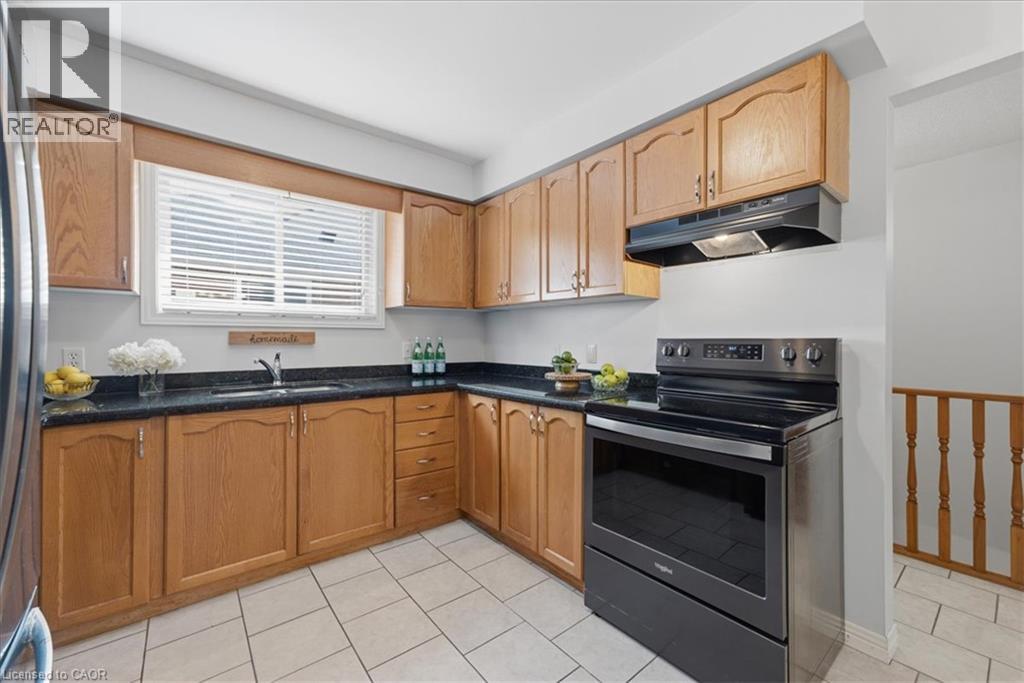 18 HAWK Street - 10