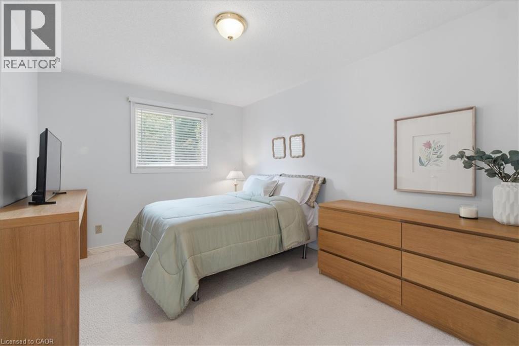 18 HAWK Street - 15