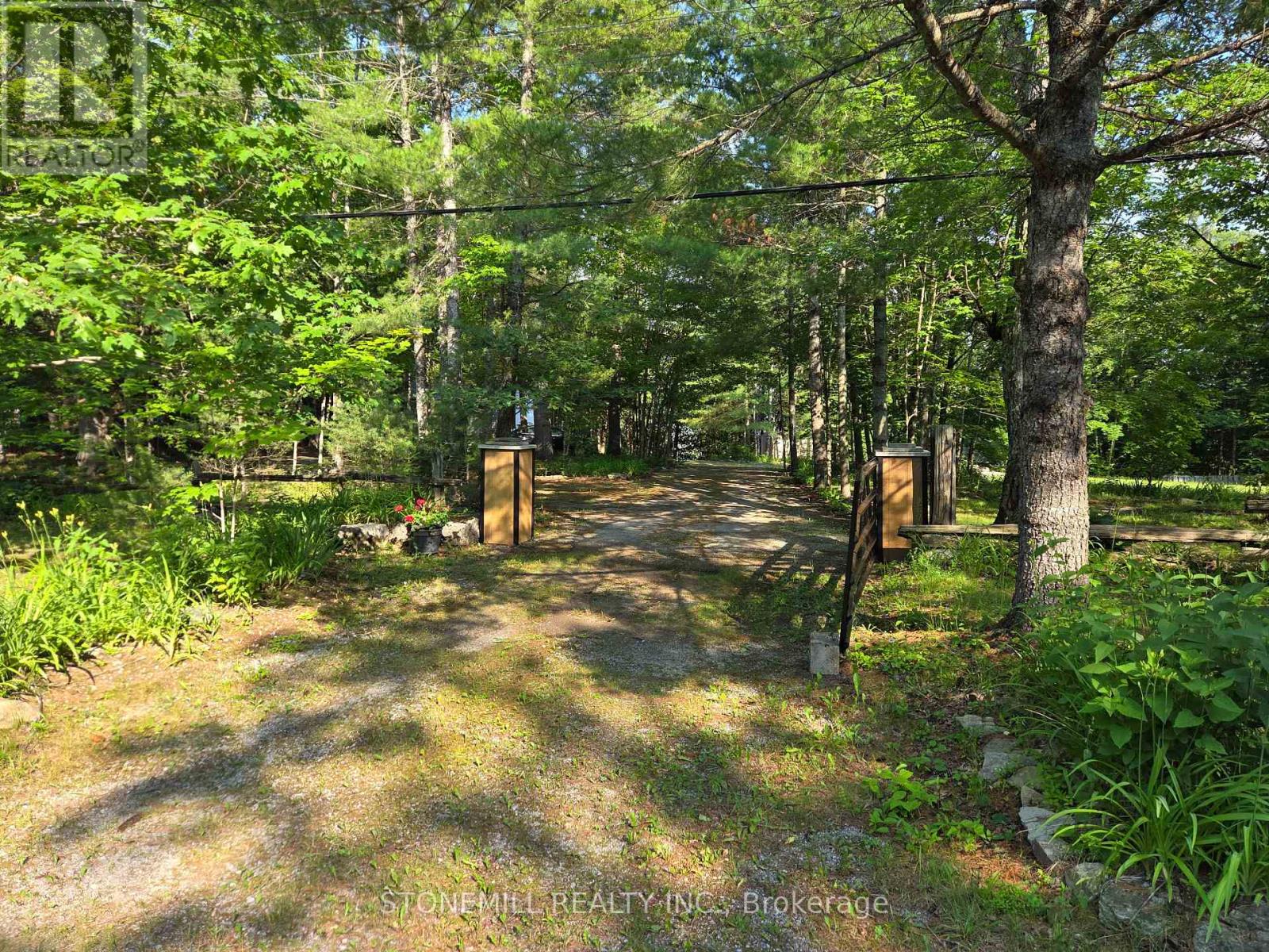 56 GRIFFIN DRIVE - 15
