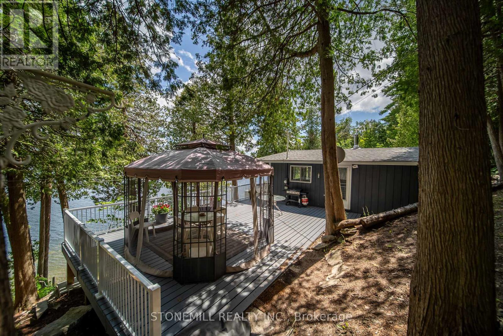 56 GRIFFIN DRIVE - 17