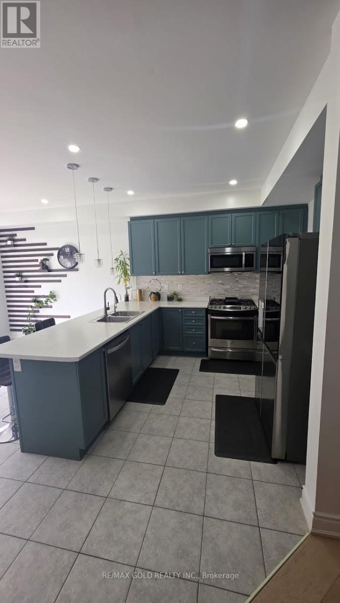 318 WALLACE STREET - 13