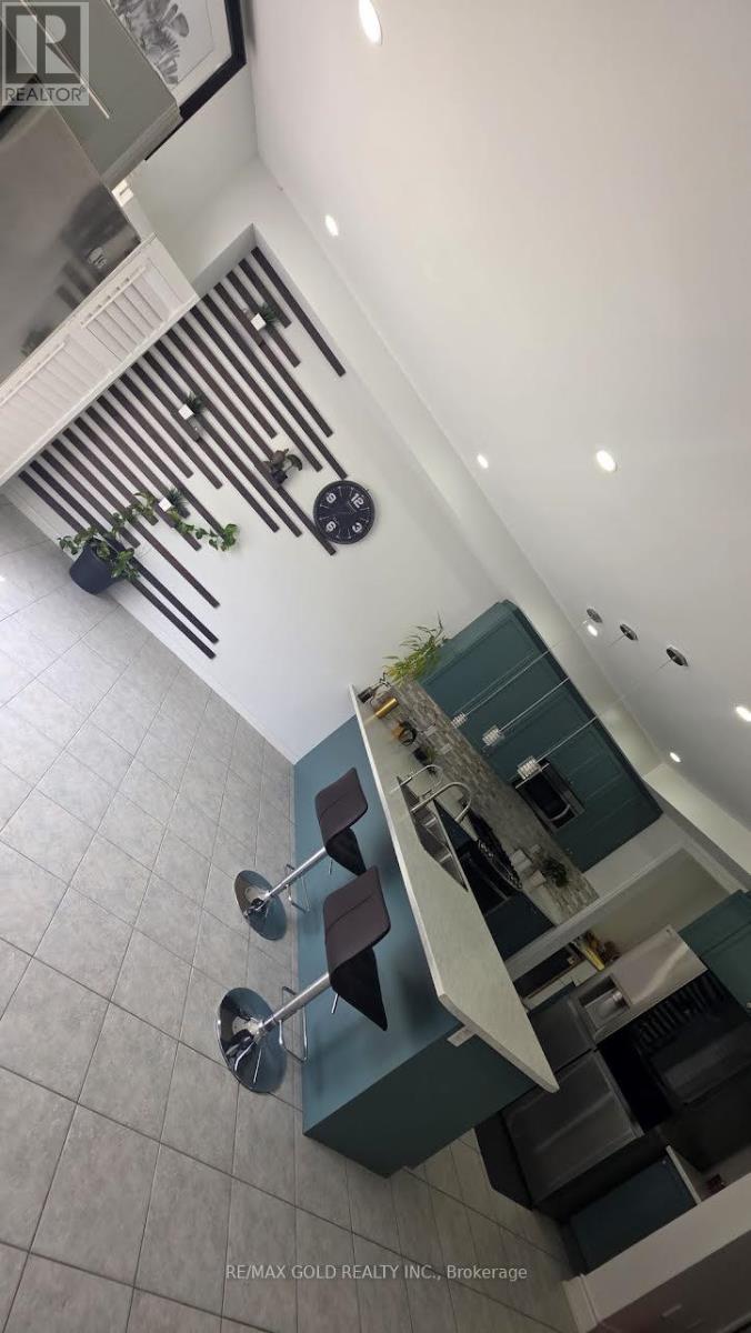 318 WALLACE STREET - 2