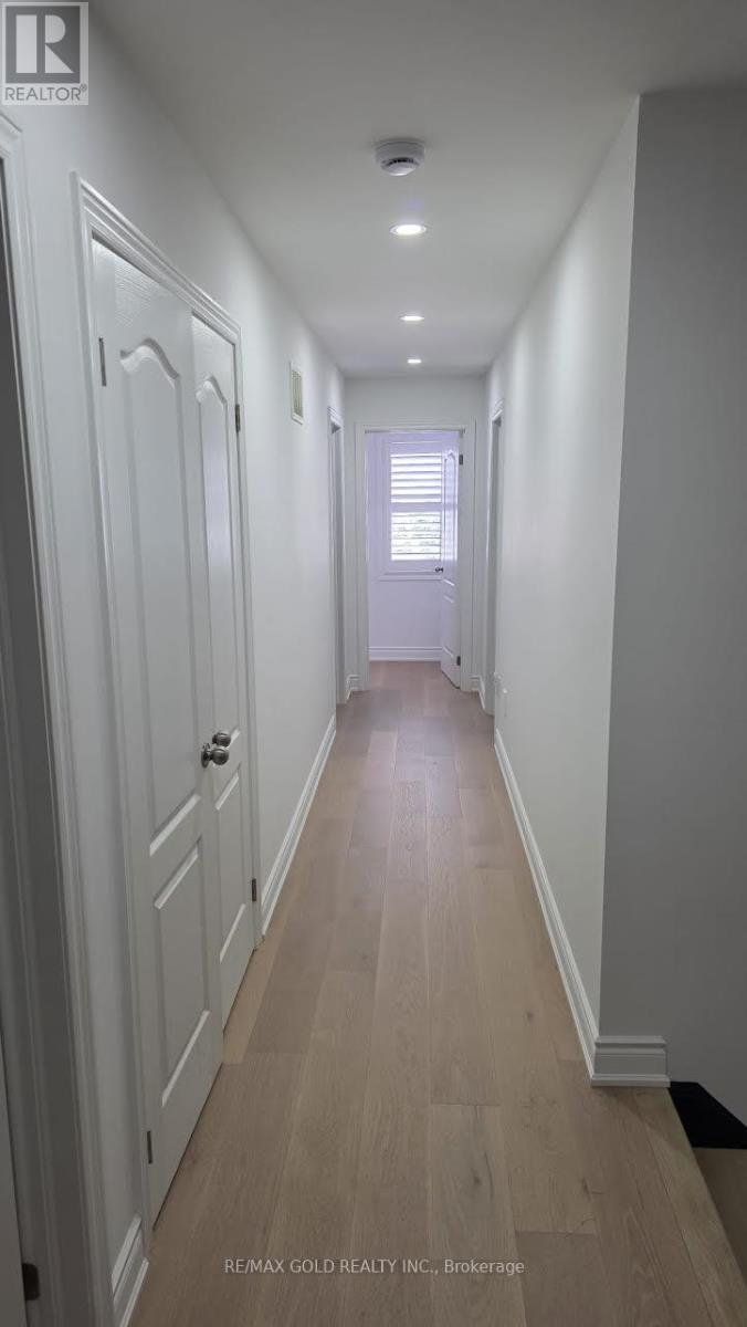 318 WALLACE STREET - 6