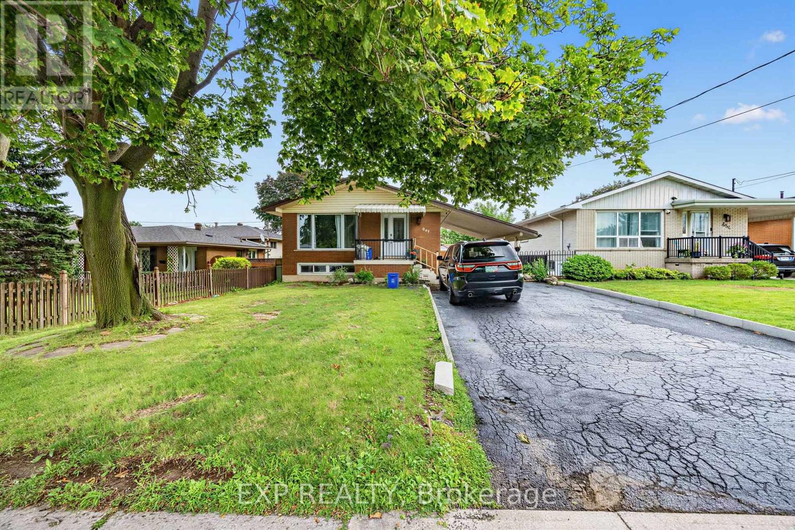 Photo of 847 Upper Ottawa Street