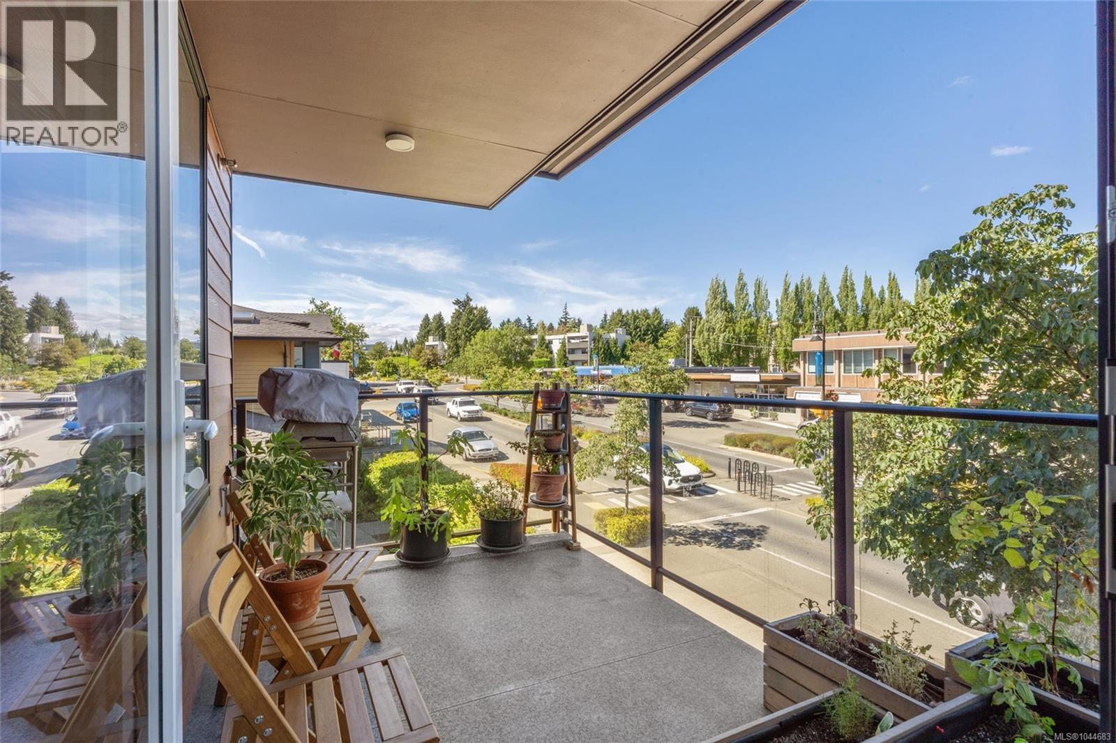 #307 7162 West Saanich Rd - 21