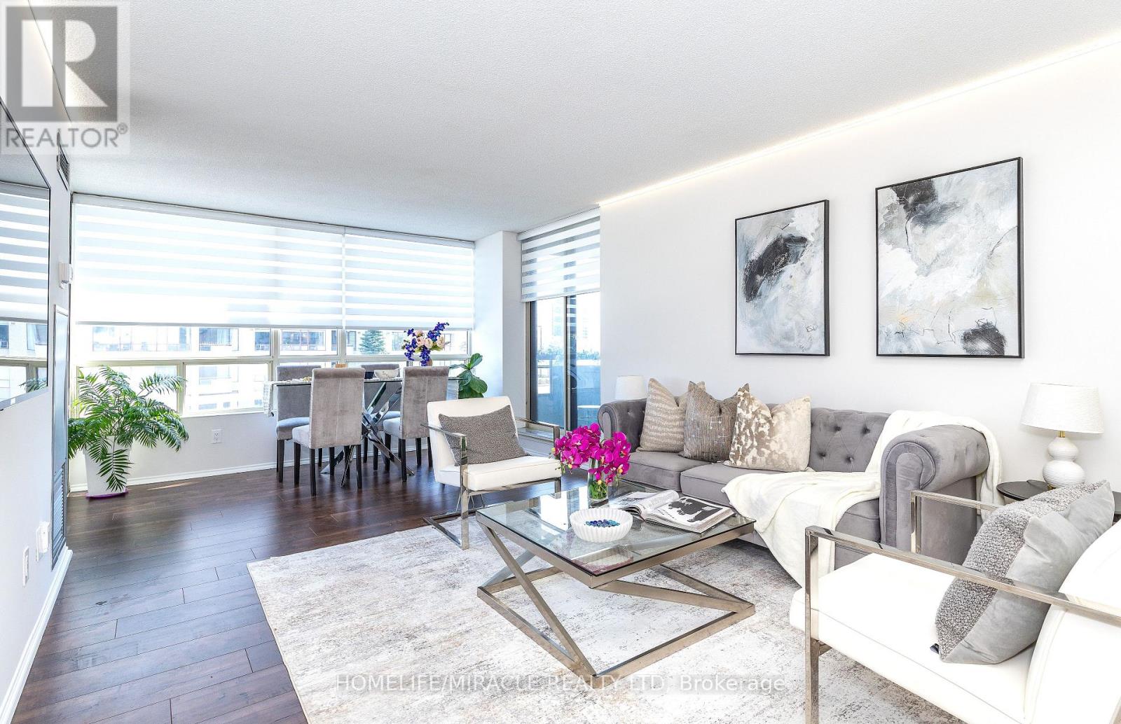 Photo of 5785 Yonge Street