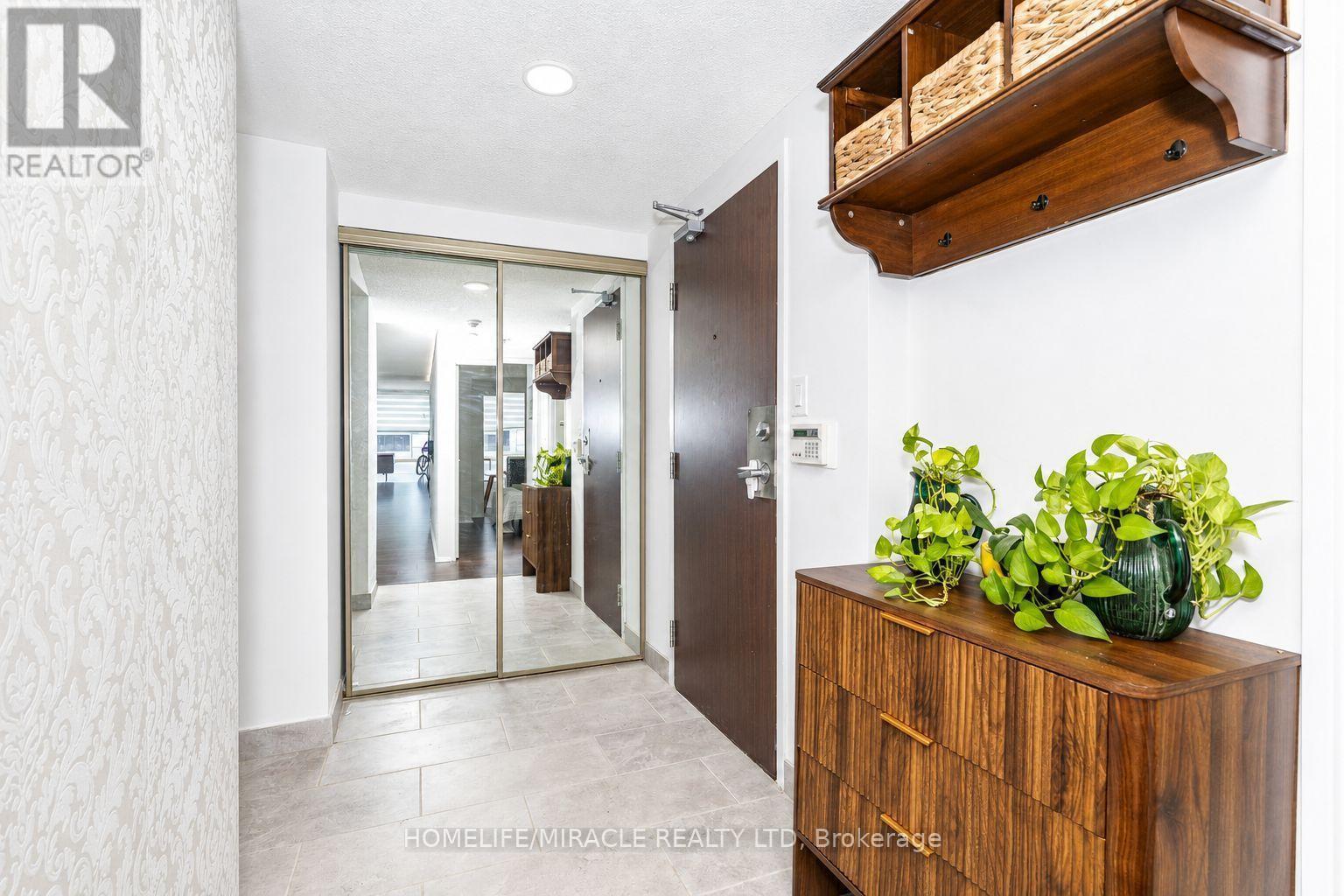 #306 5785 YONGE STREET - 4