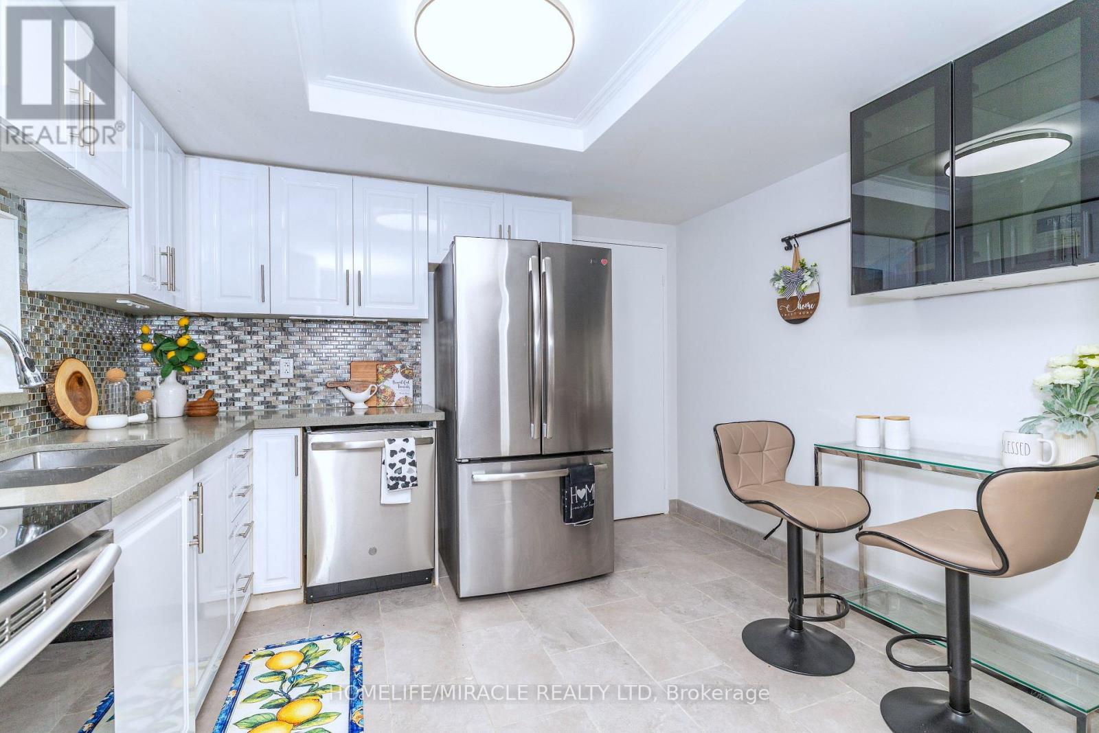 #306 5785 YONGE STREET - 7