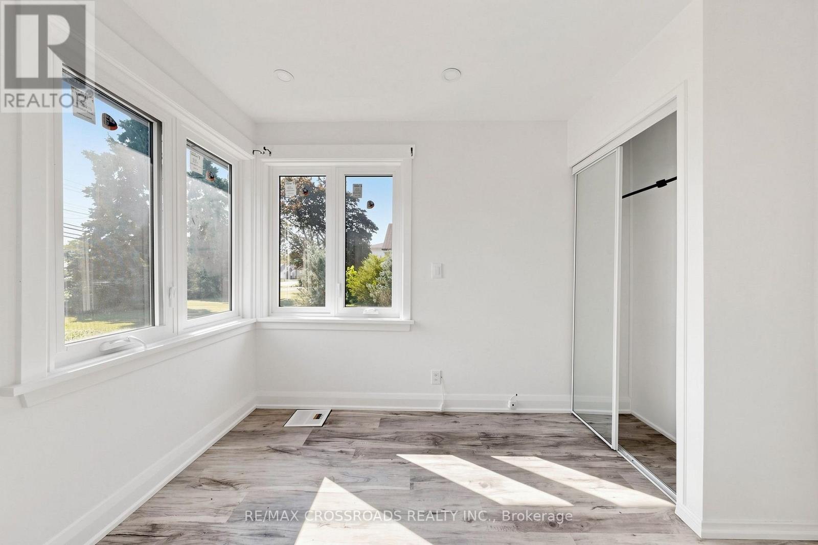 1496 SIMCOE STREET N - 13