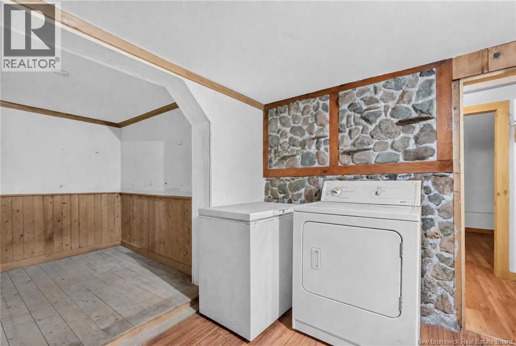 109 Chesswood Drive - 36