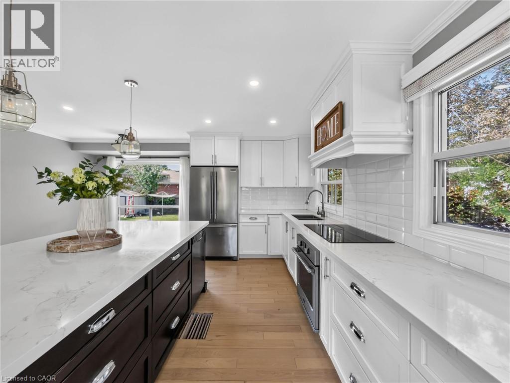 143 CROMWELL Crescent - 13
