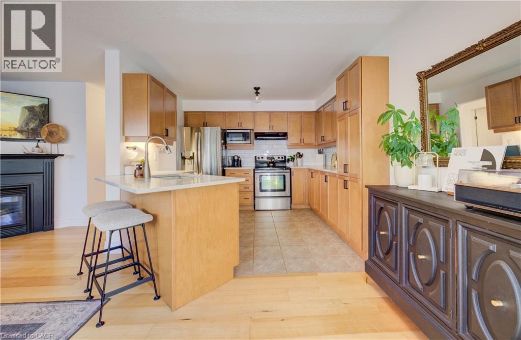 3 GOLDEN IRIS Crescent - Image 17