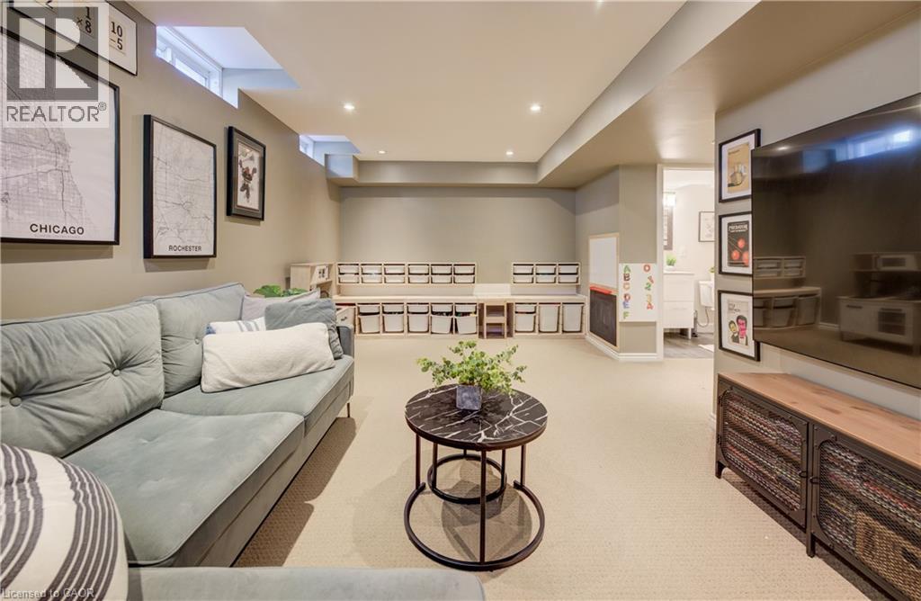 3 GOLDEN IRIS Crescent - Image 38