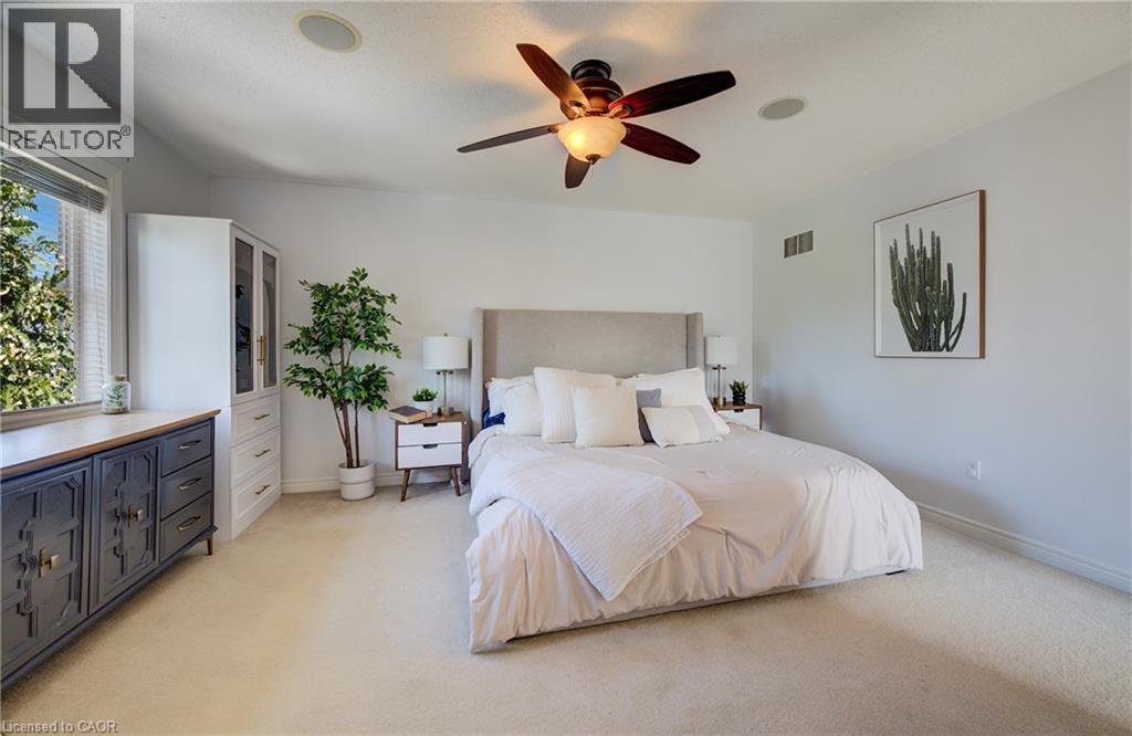 3 GOLDEN IRIS Crescent - Image 9