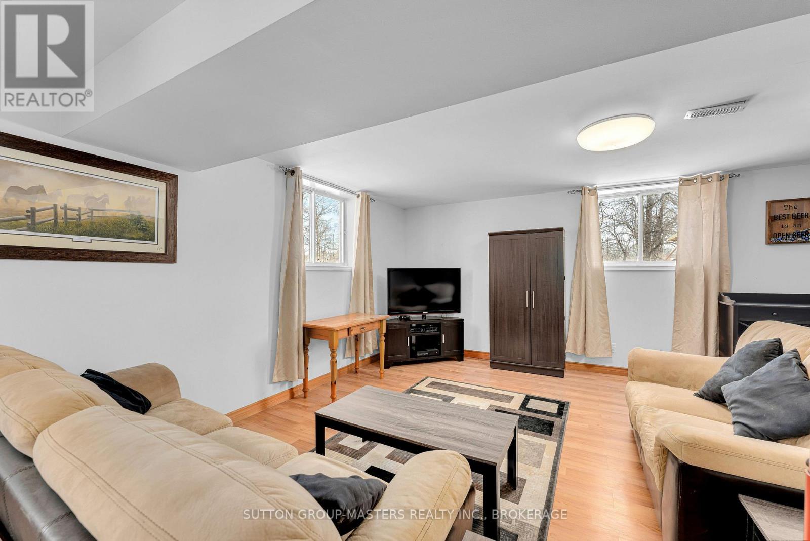 446 PETWORTH ROAD - Image 32