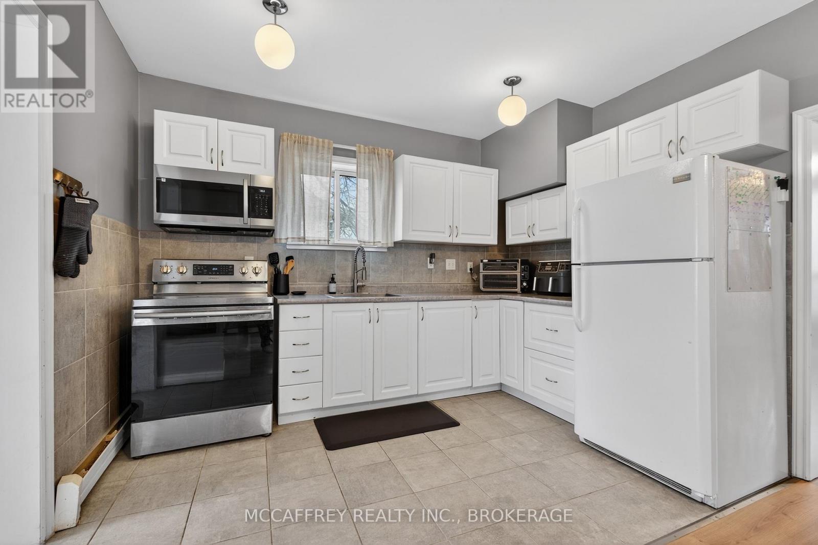 427 THOMAS STREET - 8