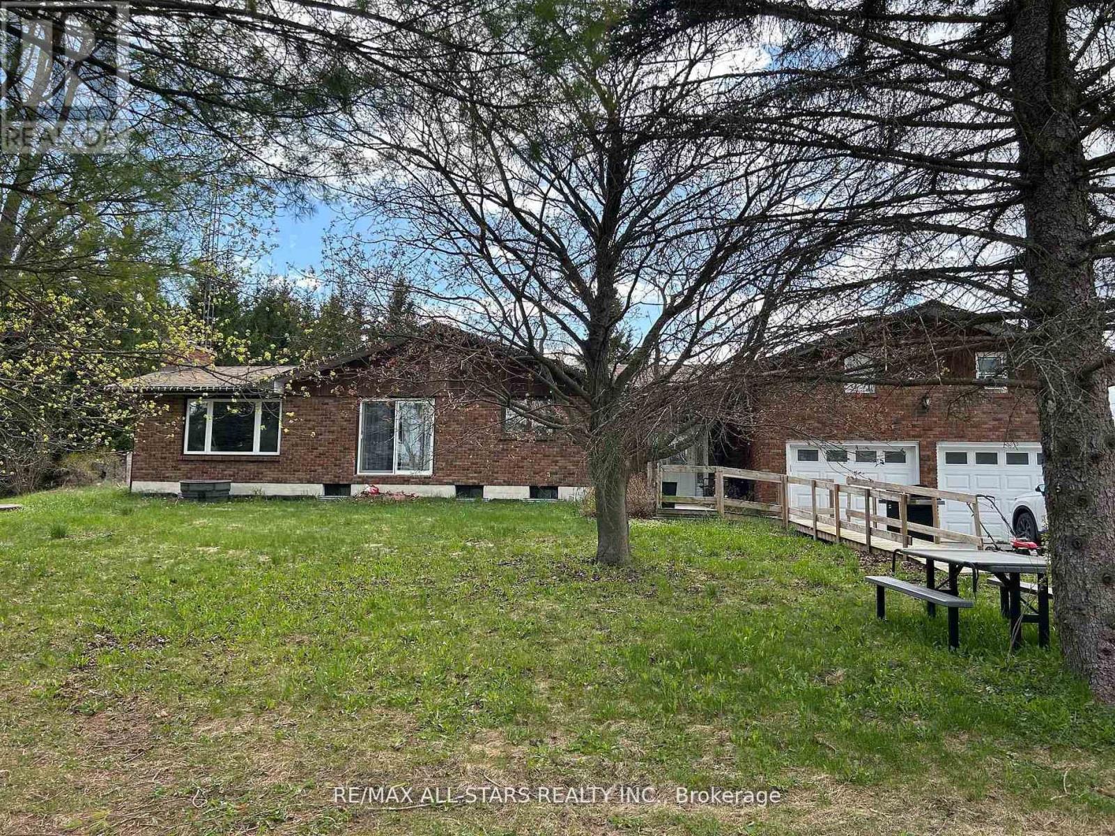 1185 STURGEON ROAD