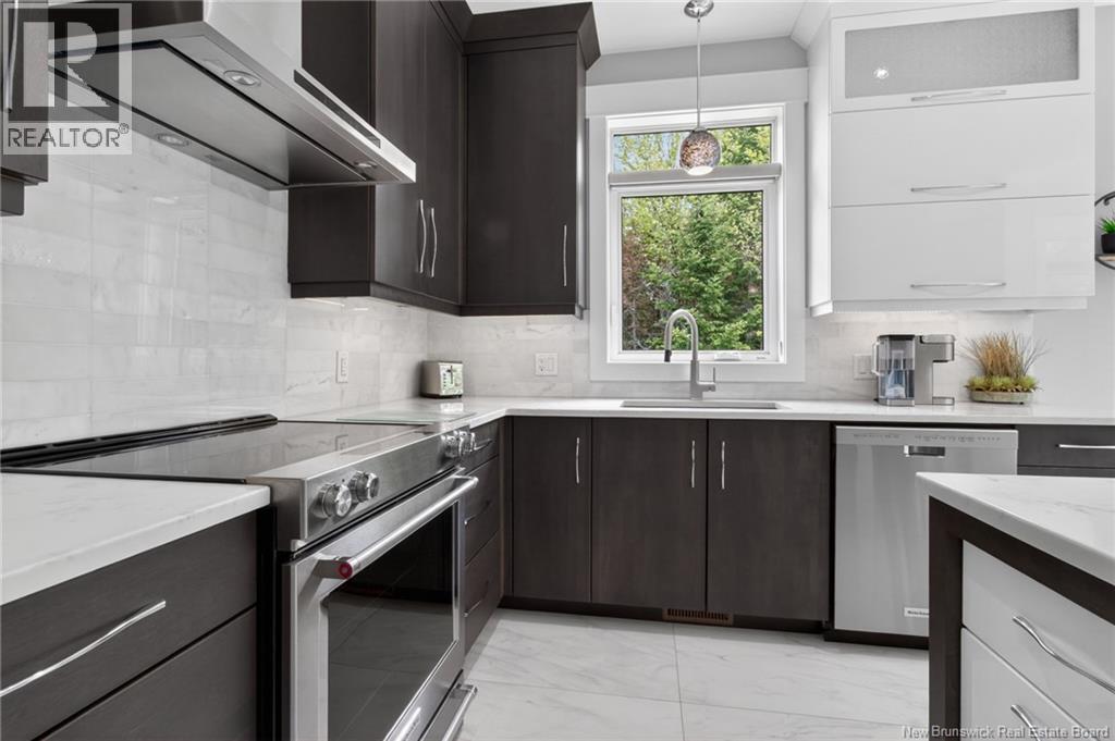 220 RUE DU  Portage Street - Image 17
