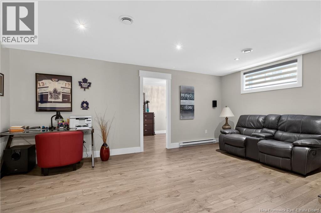 220 RUE DU  Portage Street - Image 45