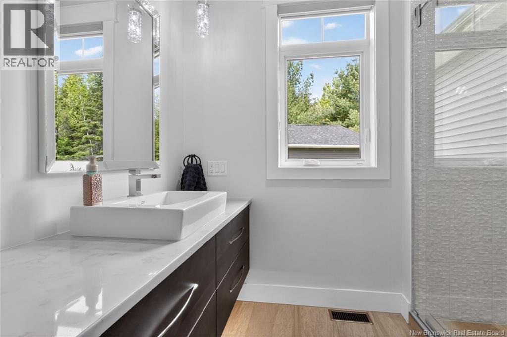 220 RUE DU  Portage Street - Image 32