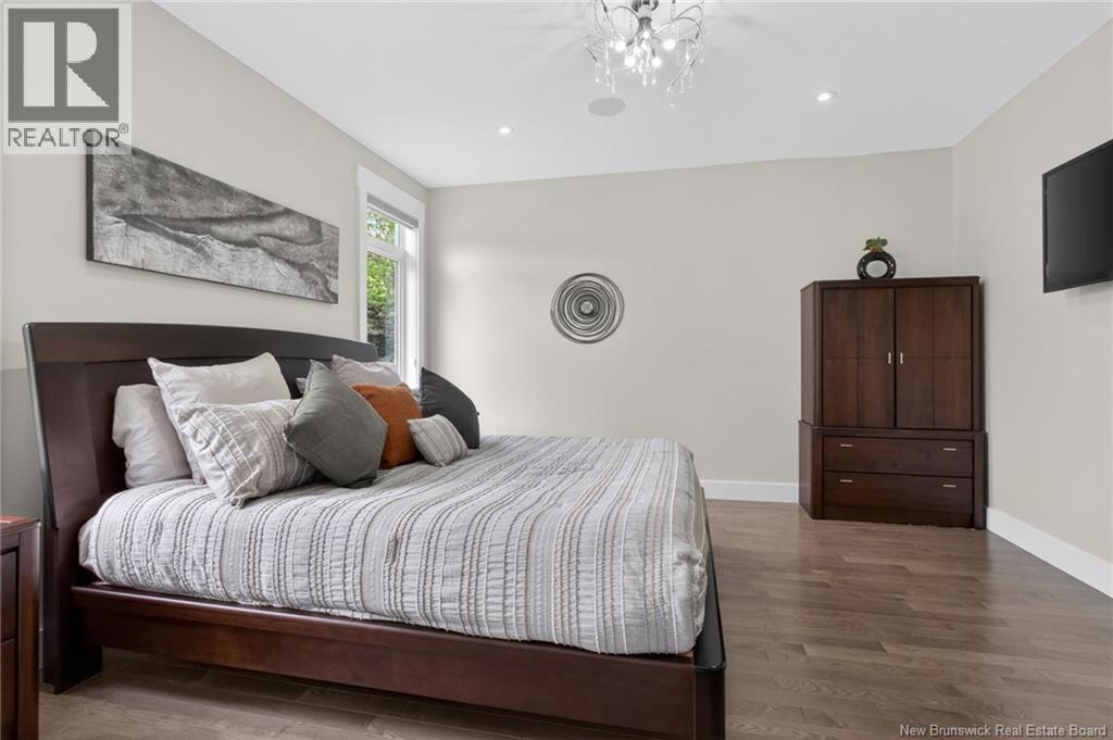 220 RUE DU  Portage Street - Image 31