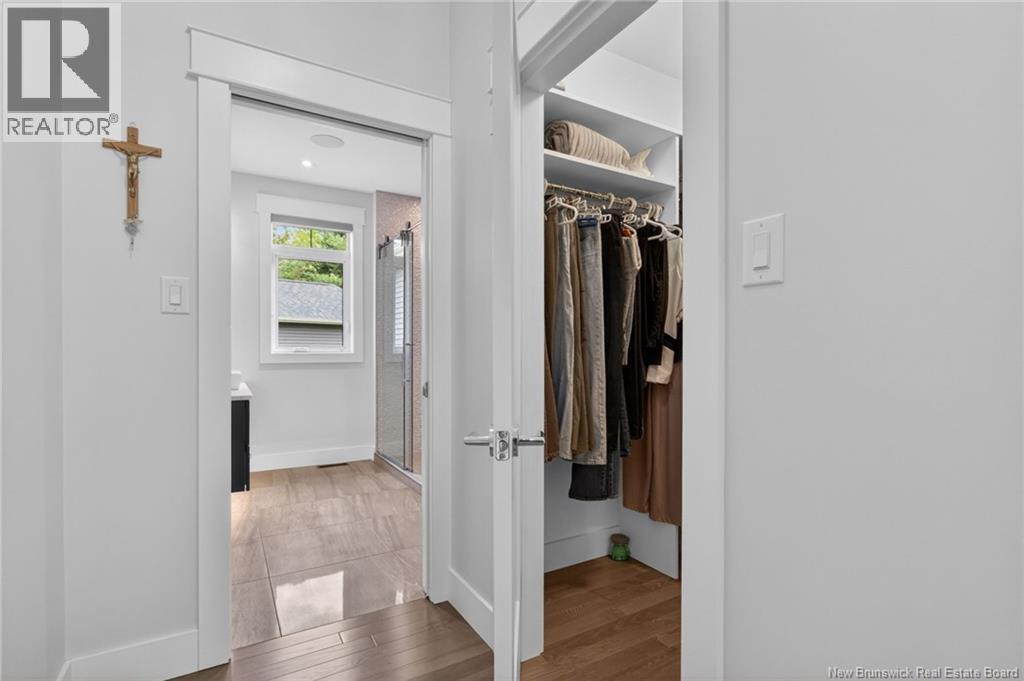 220 RUE DU  Portage Street - Image 36