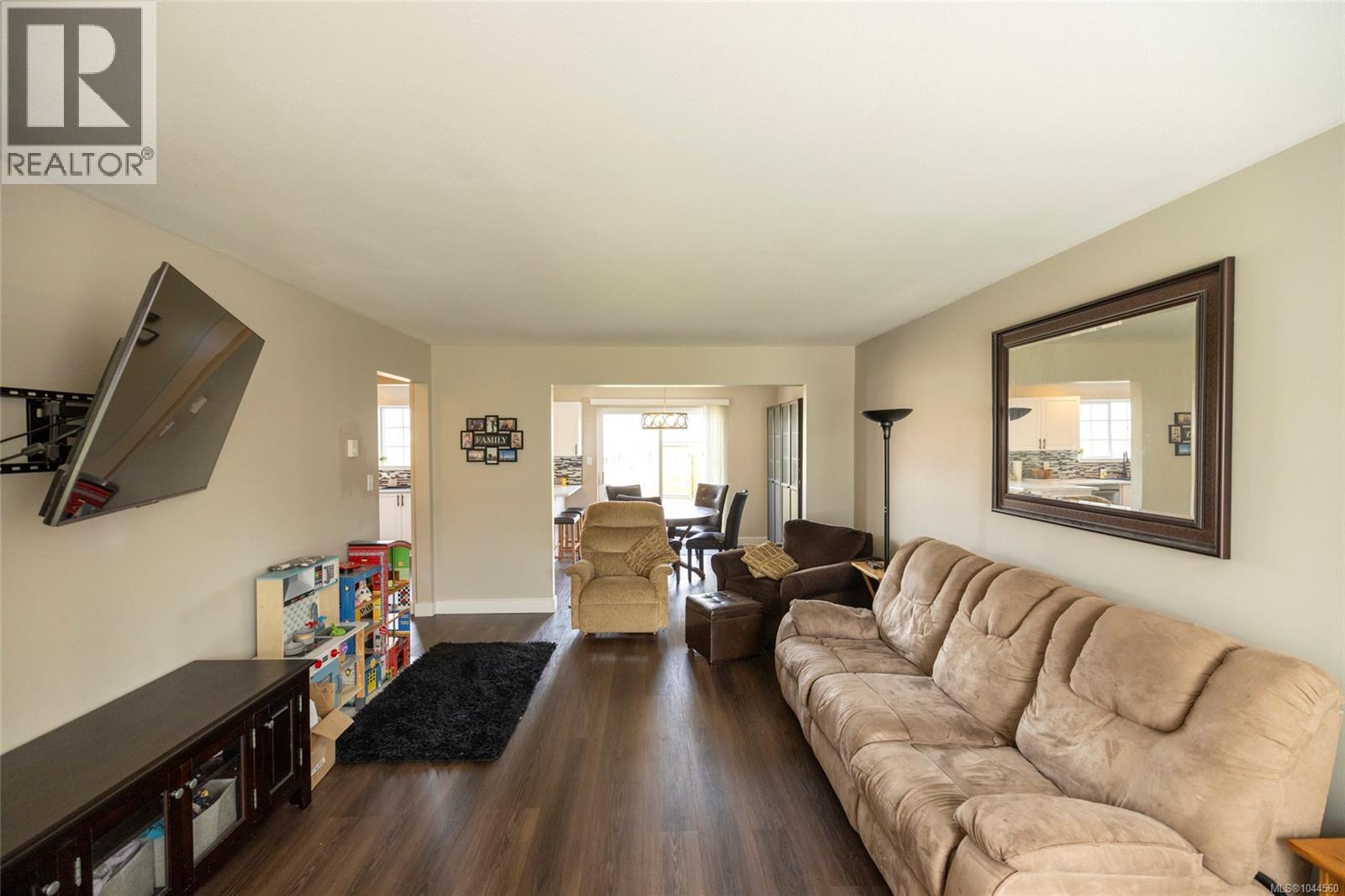 #1 2553 Kingcome Pl - Image 24