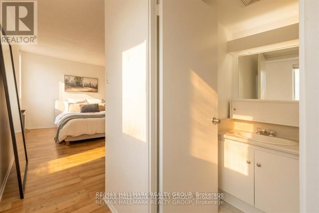 2 Bed, 2 Bath House for Sale in Ottawa – 2003 – 71 SOMERSET STREET W, Ottawa – MLS# X13624236 - Image 32
