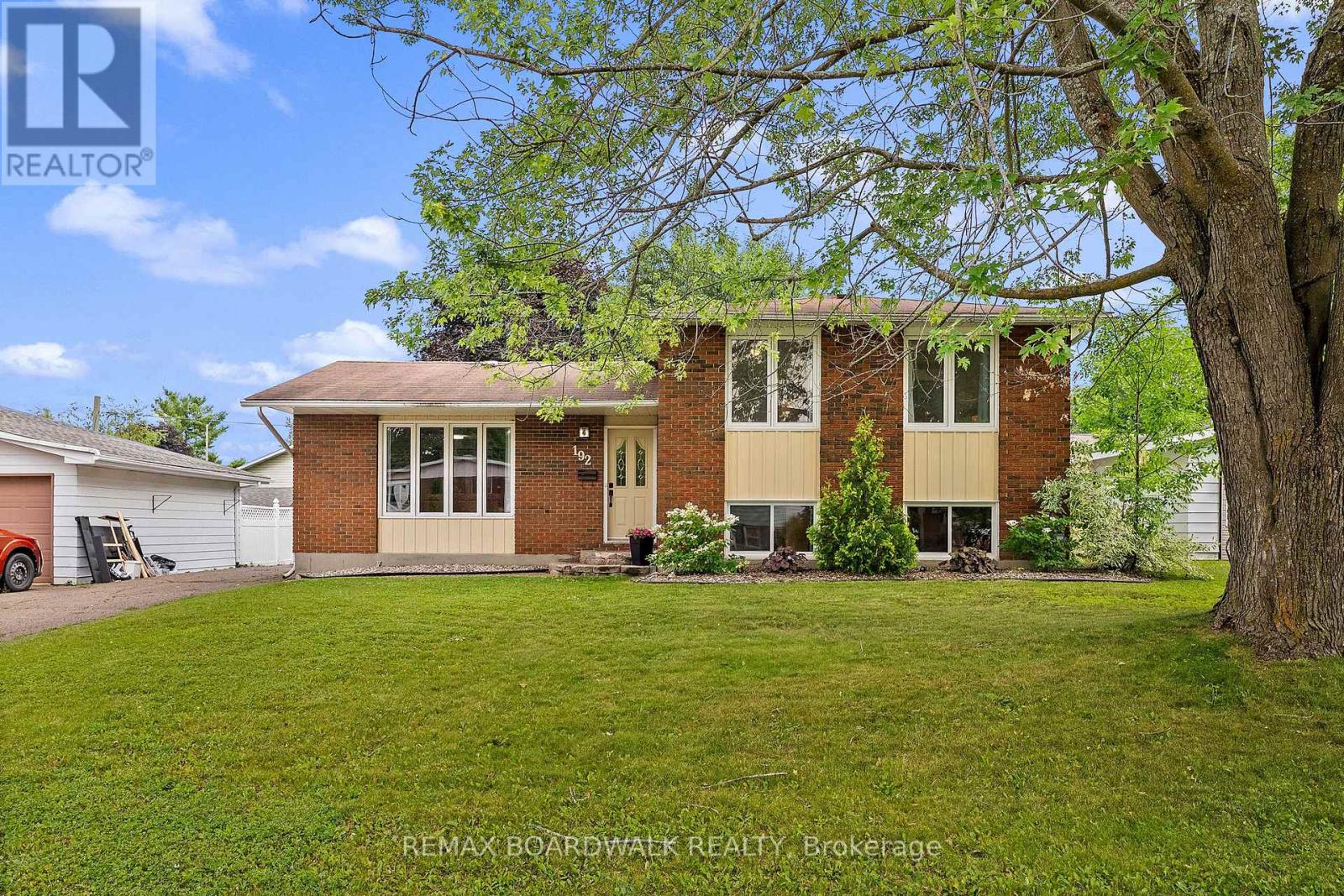 192 ALLAN DRIVE - 1