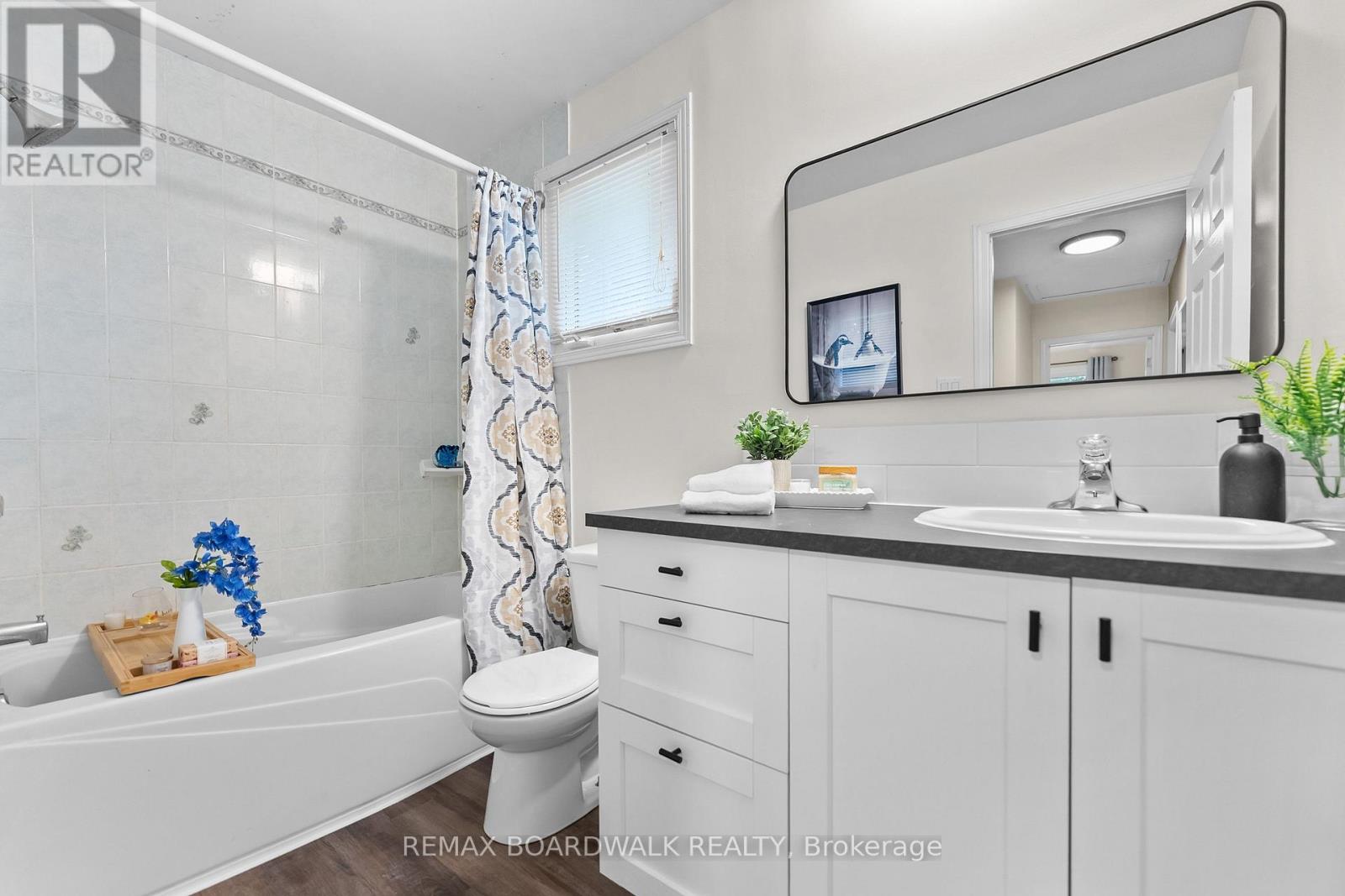 192 ALLAN DRIVE - 17