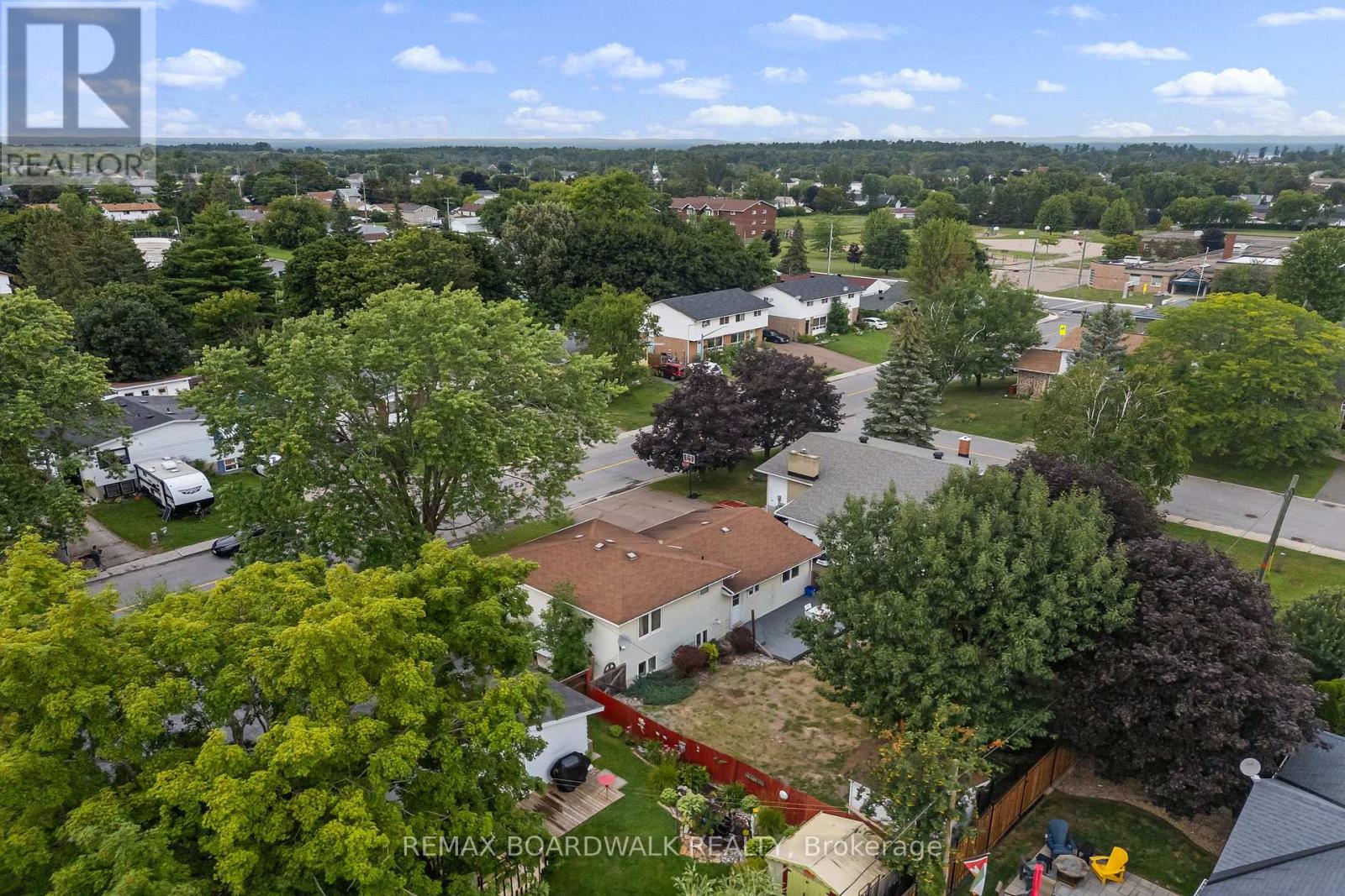 192 ALLAN DRIVE - 31