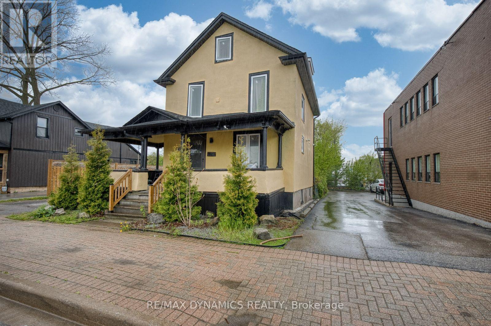 4770 QUEEN STREET - 1