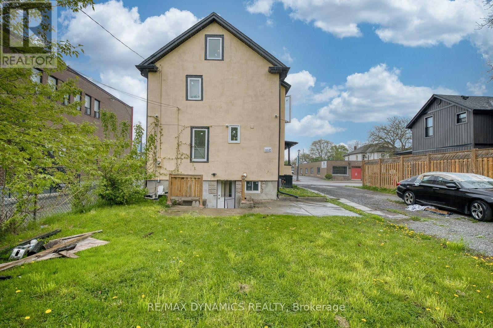 4770 QUEEN STREET - 30