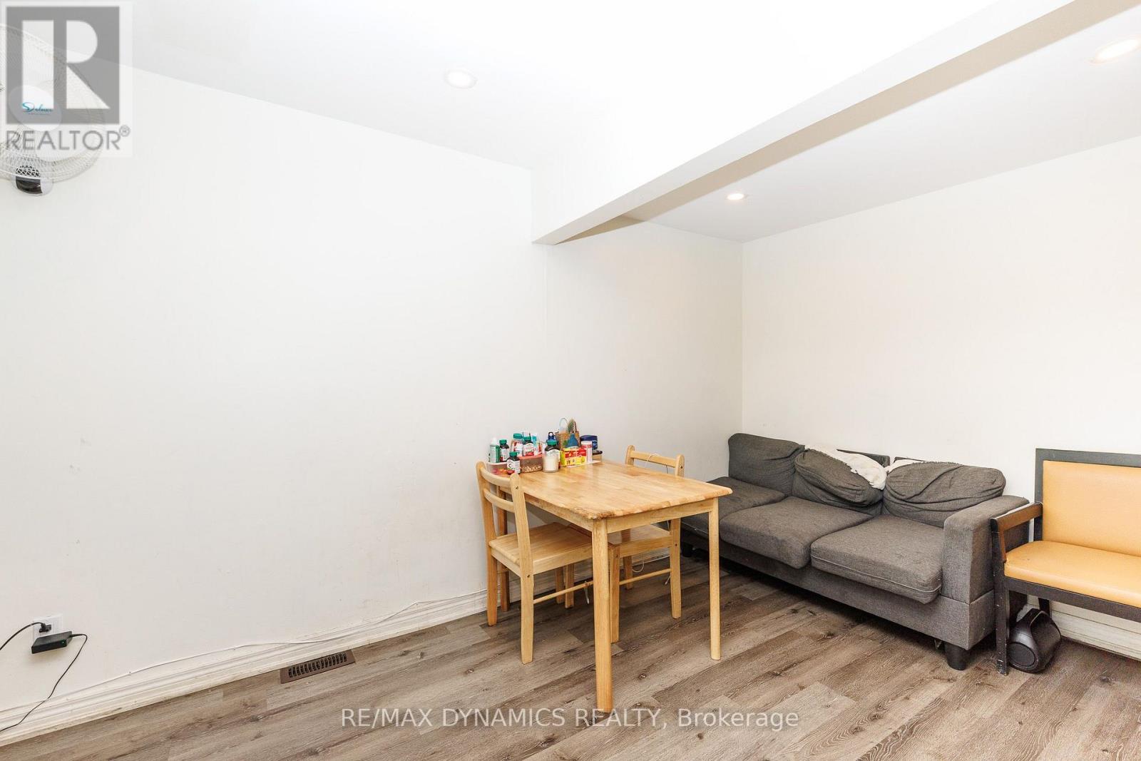 4770 QUEEN STREET - 6