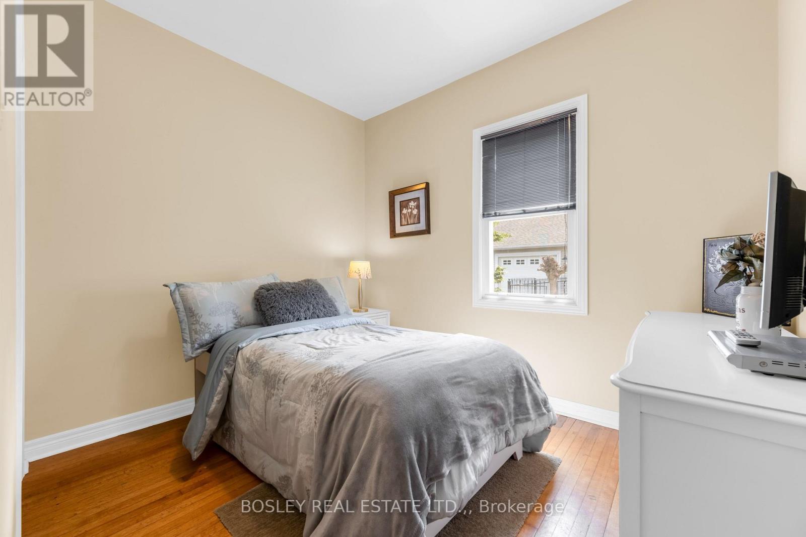 166 LAKESHORE ROAD - 28