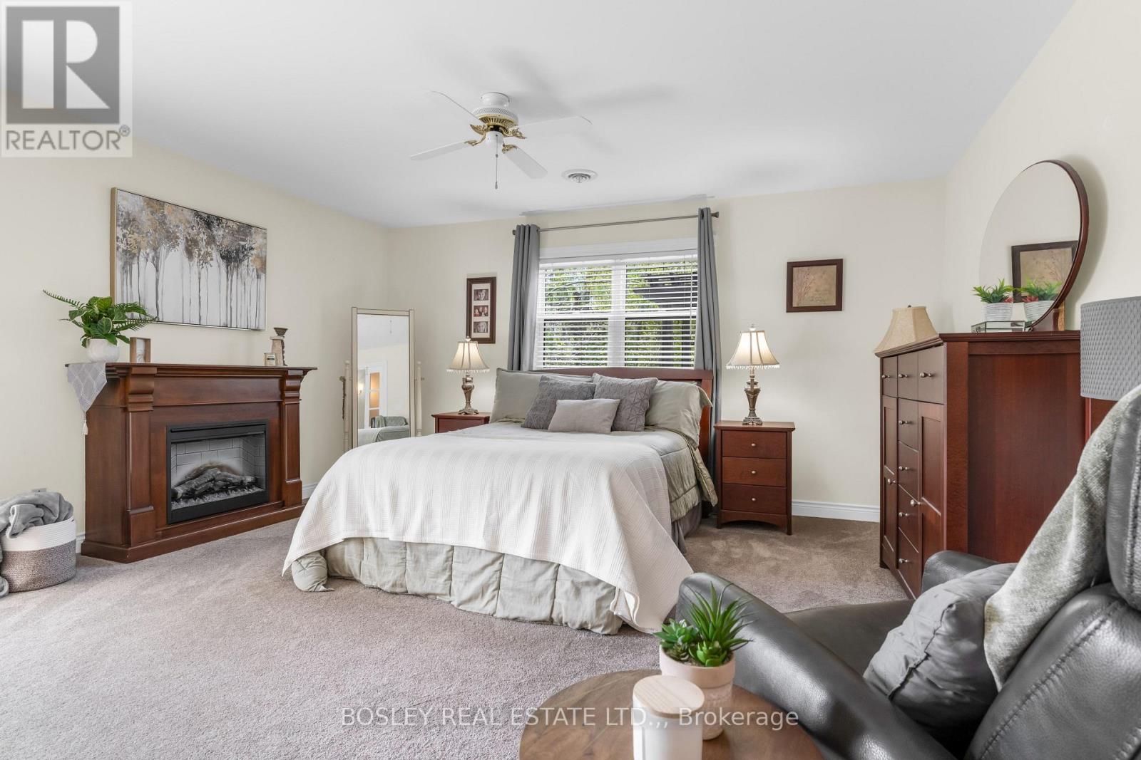 166 LAKESHORE ROAD - 32