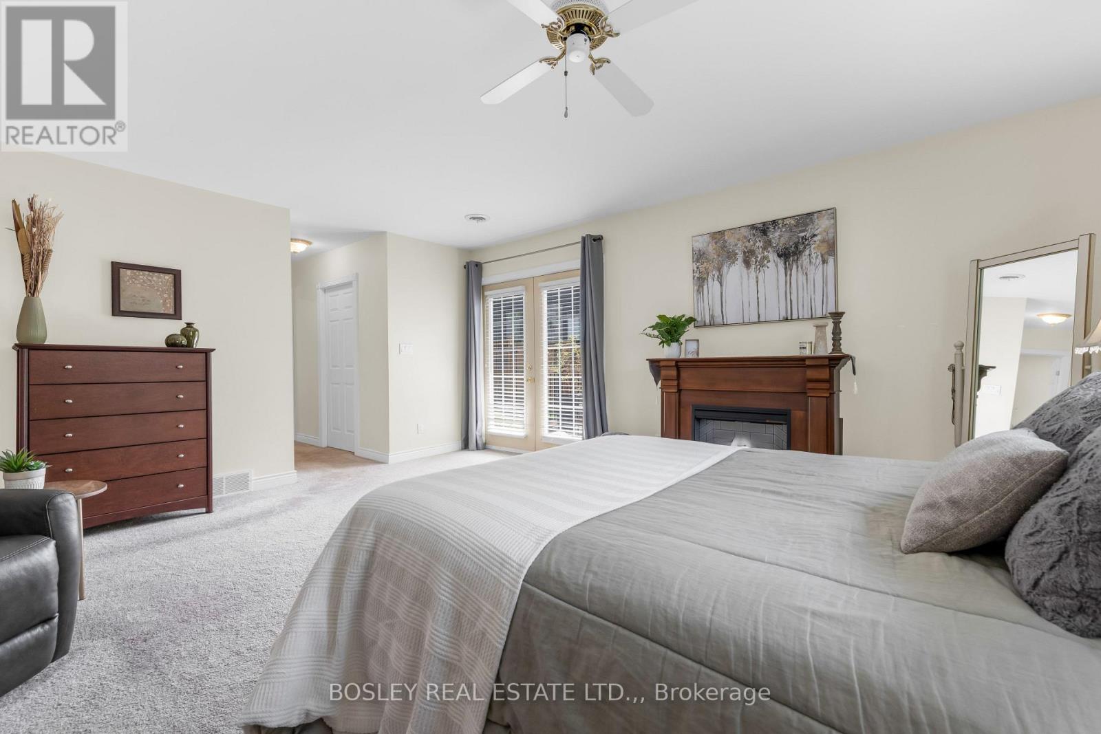 166 LAKESHORE ROAD - 33
