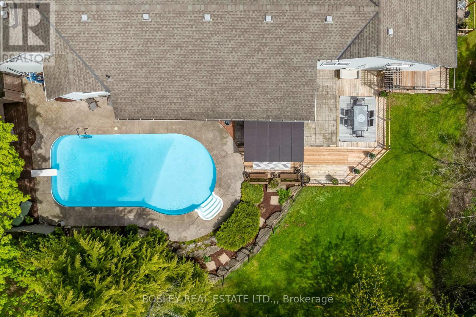 166 LAKESHORE ROAD - 4