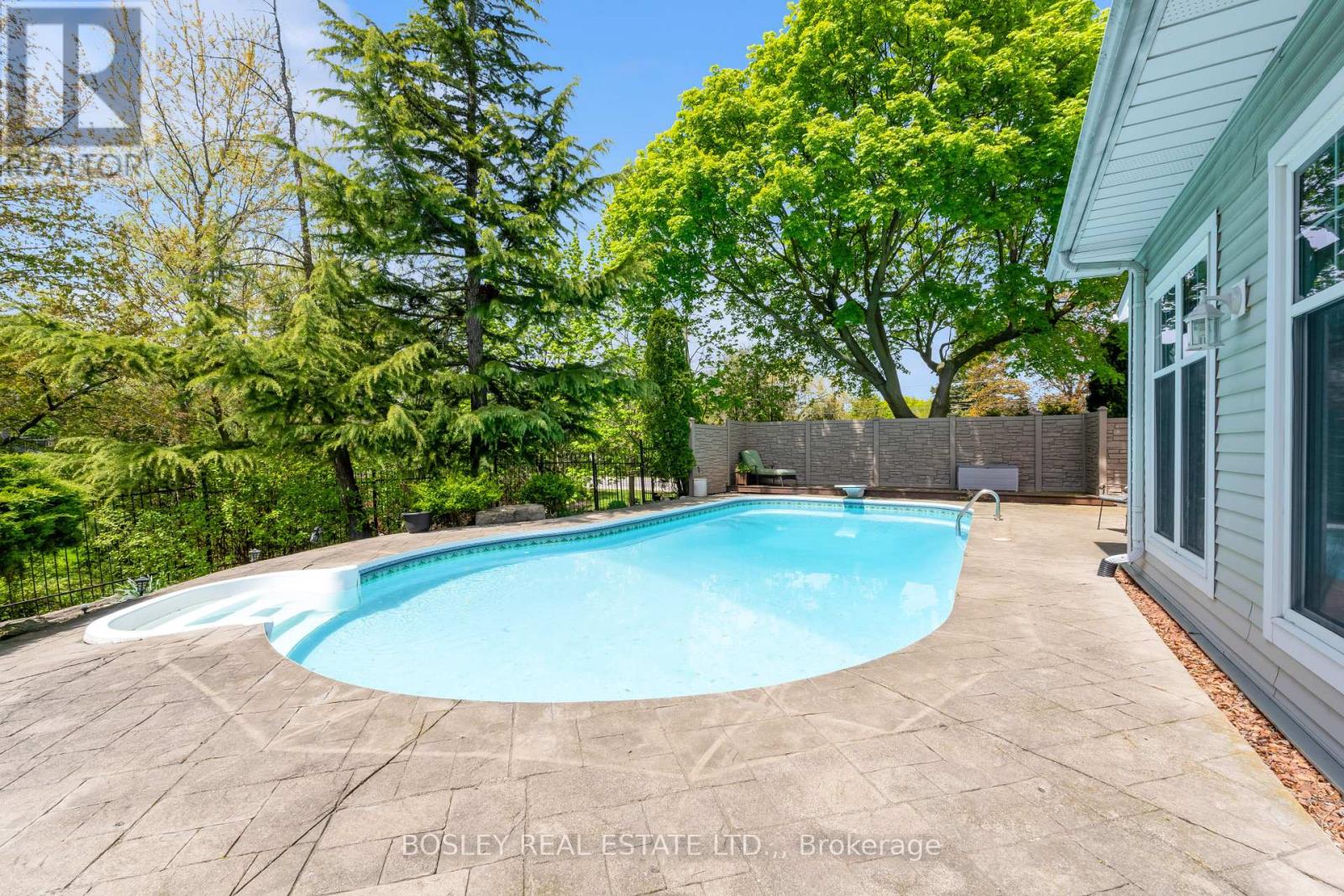 166 LAKESHORE ROAD - 42