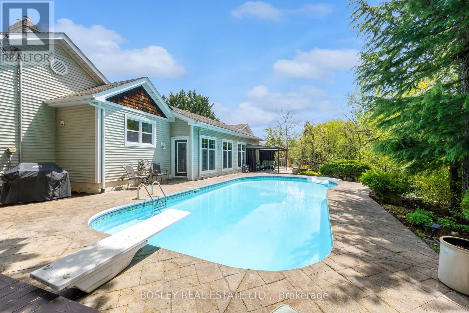 166 LAKESHORE ROAD - 43