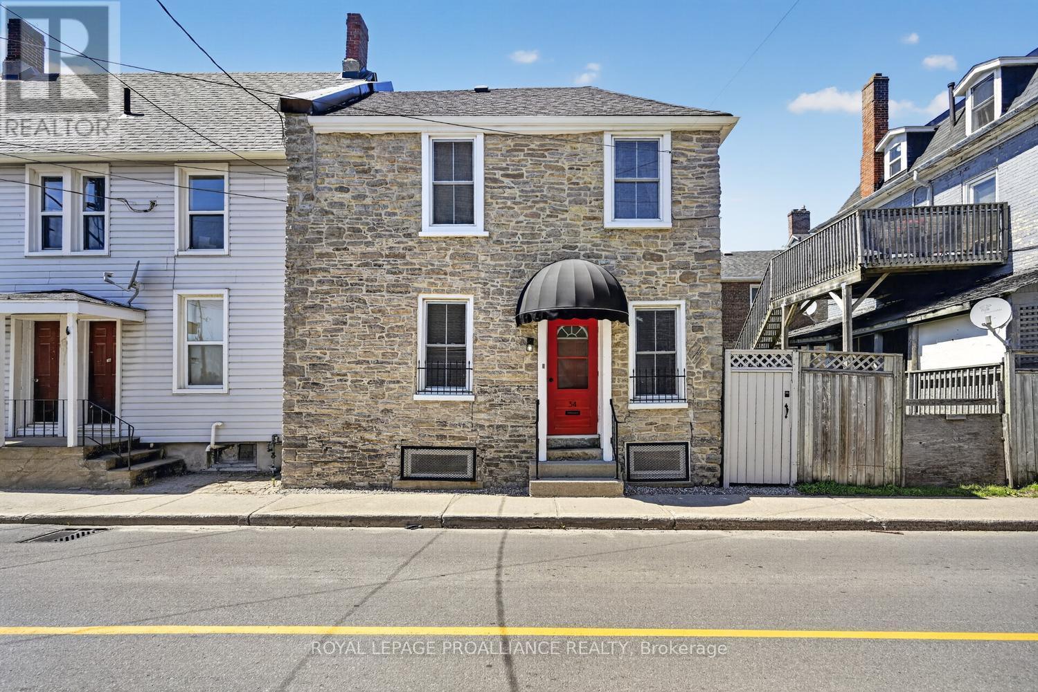 34 WATER STREET W - 27
