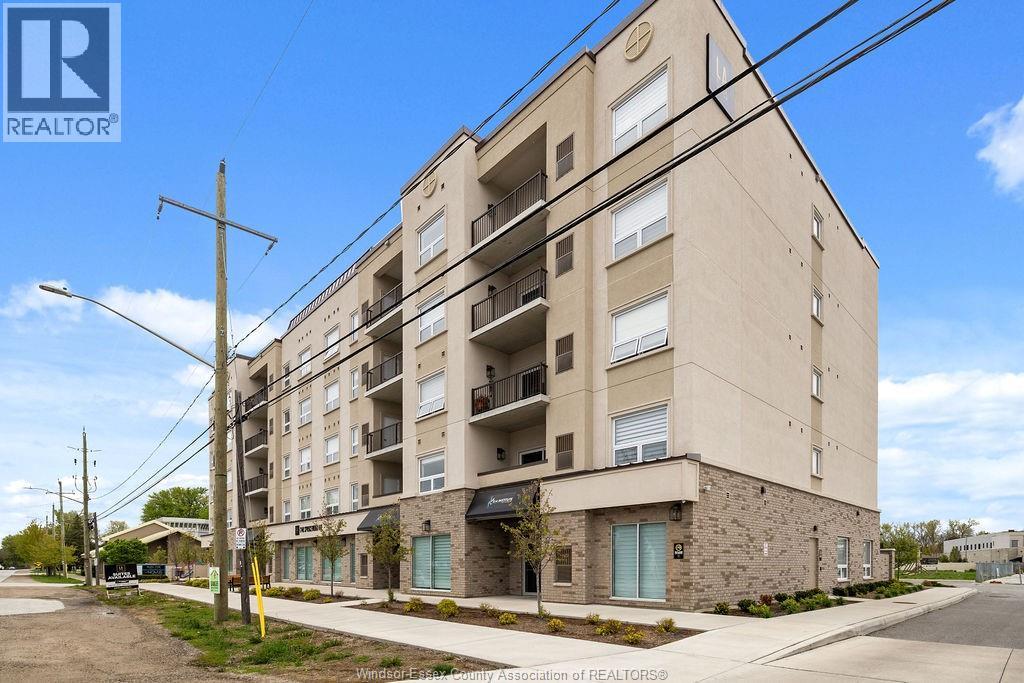 #203 1740 SPRUCEWOOD - 2