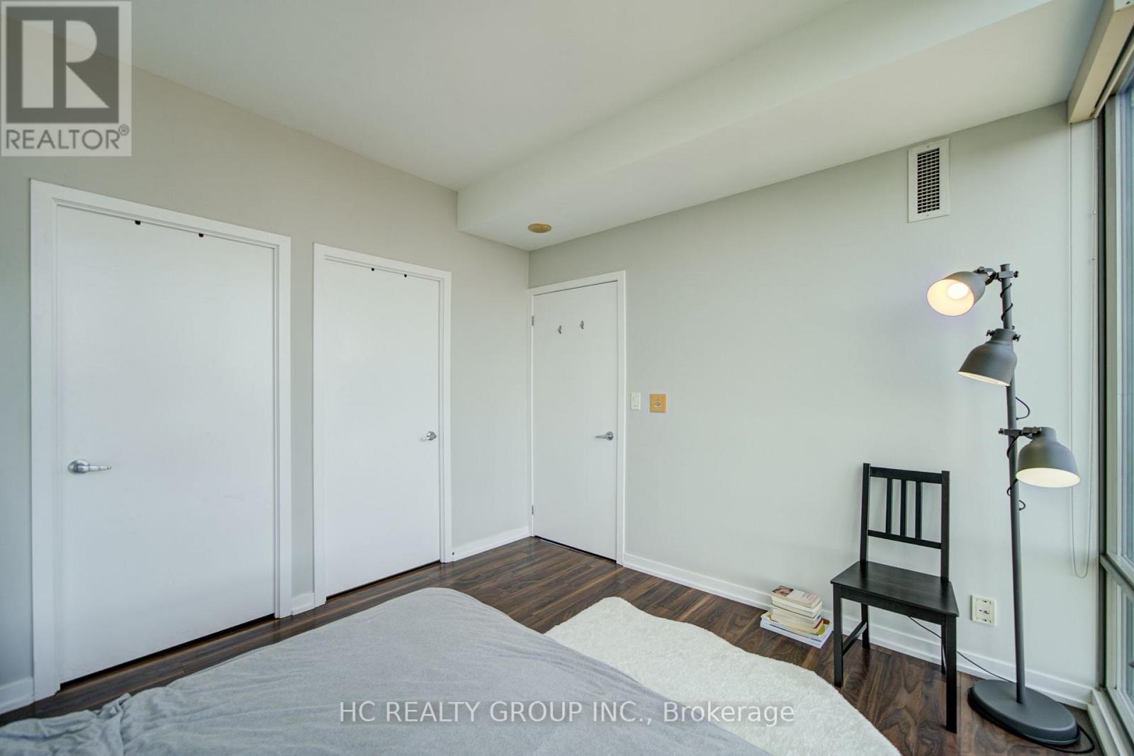 #3504 33 LOMBARD STREET - 16
