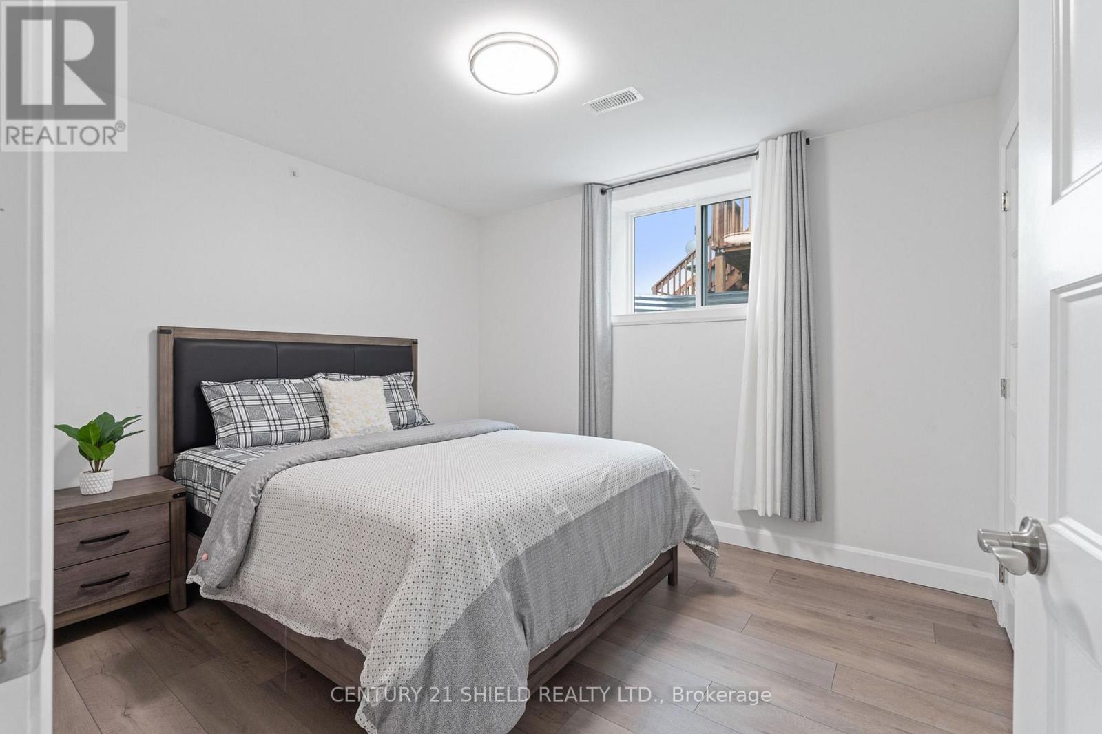 2296 CREWSON COURT - Image 32