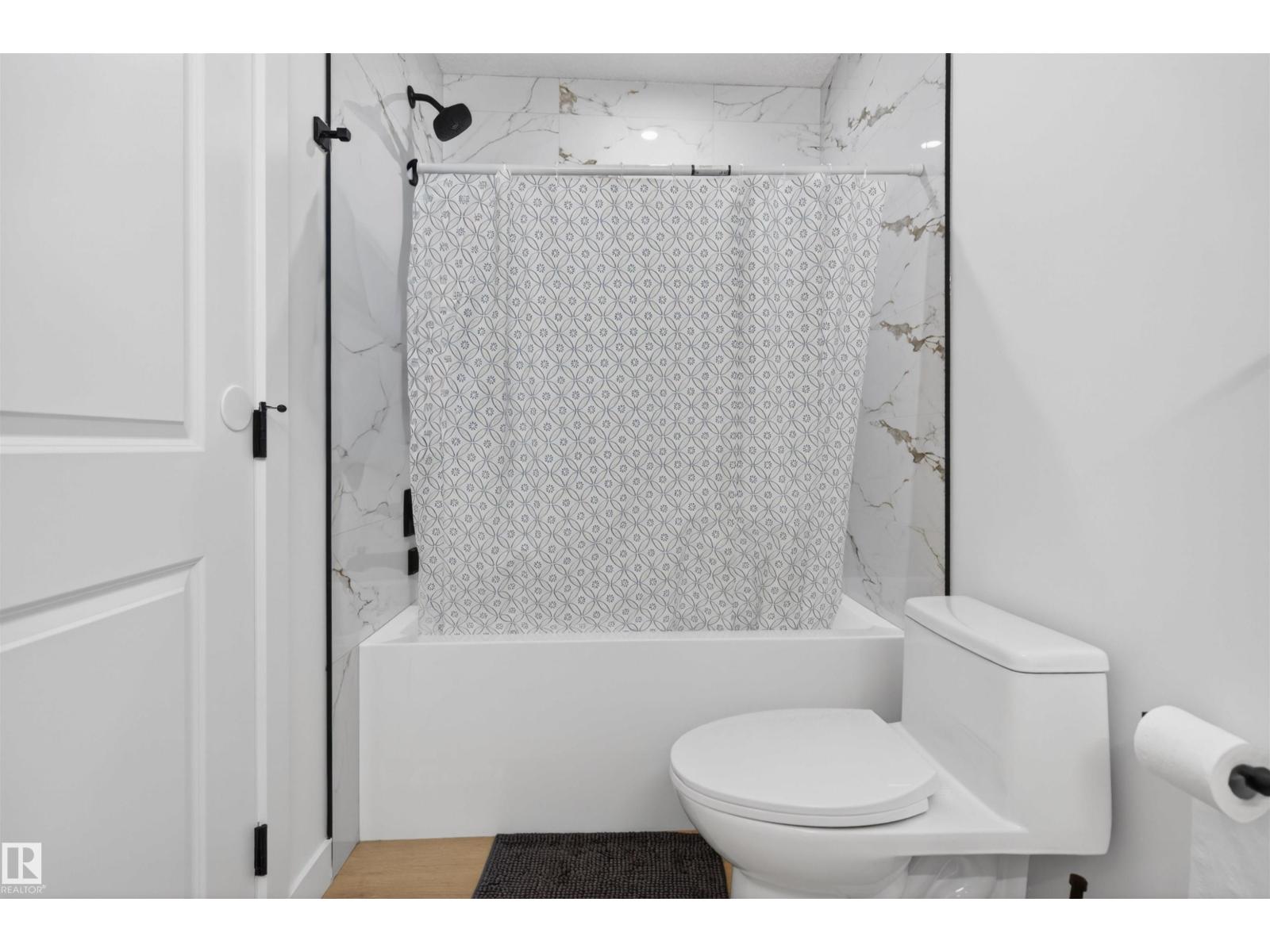 10915 159 ST NW - 18