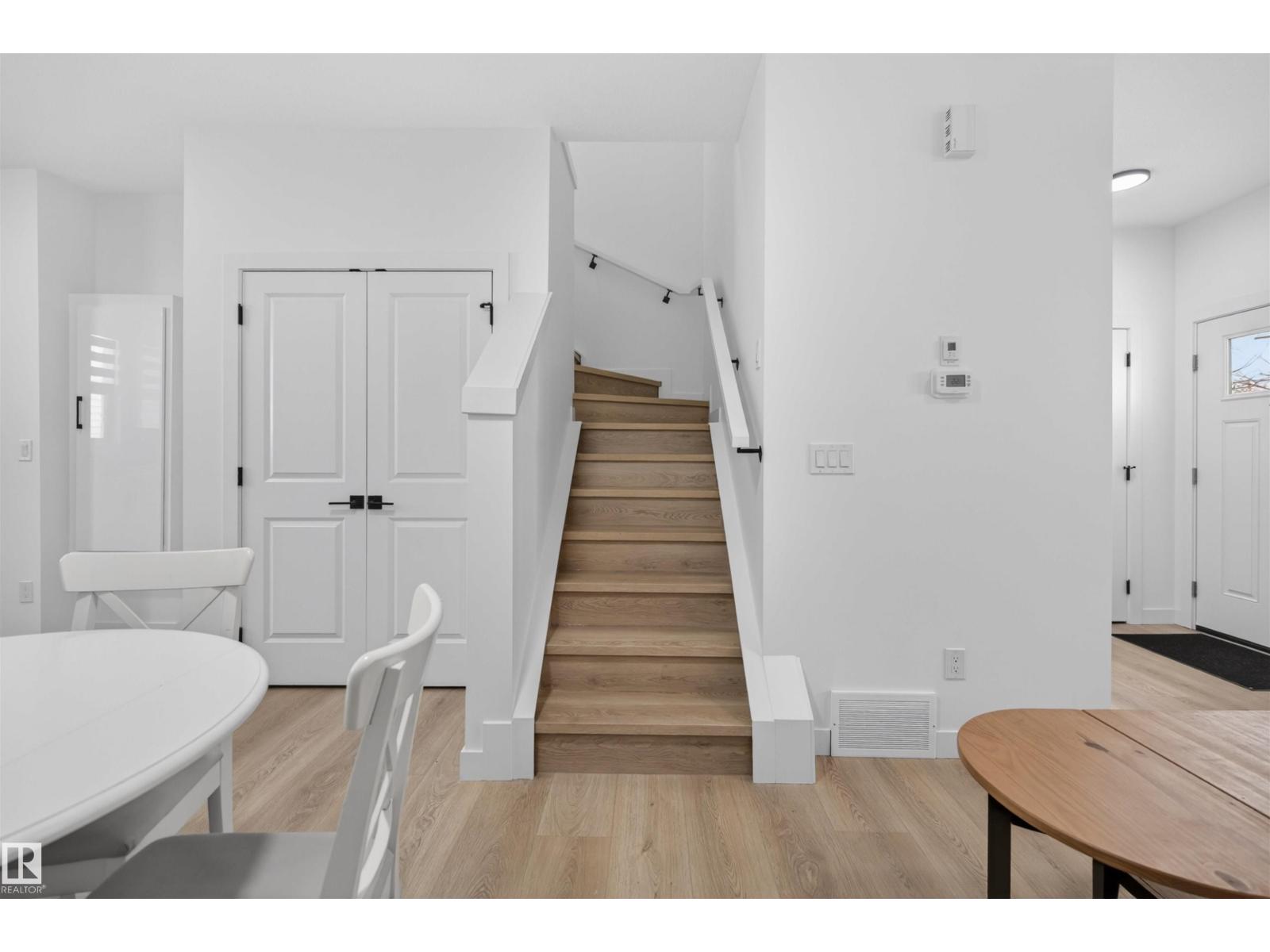 10915 159 ST NW - 25