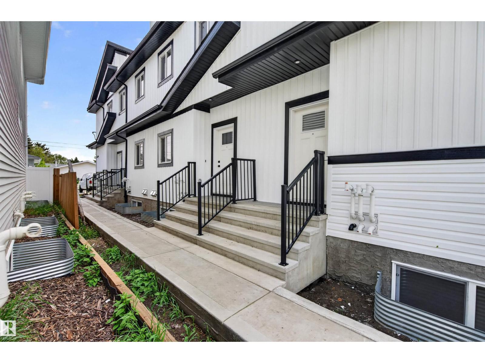 10915 159 ST NW, Mayfield, Edmonton photo 3